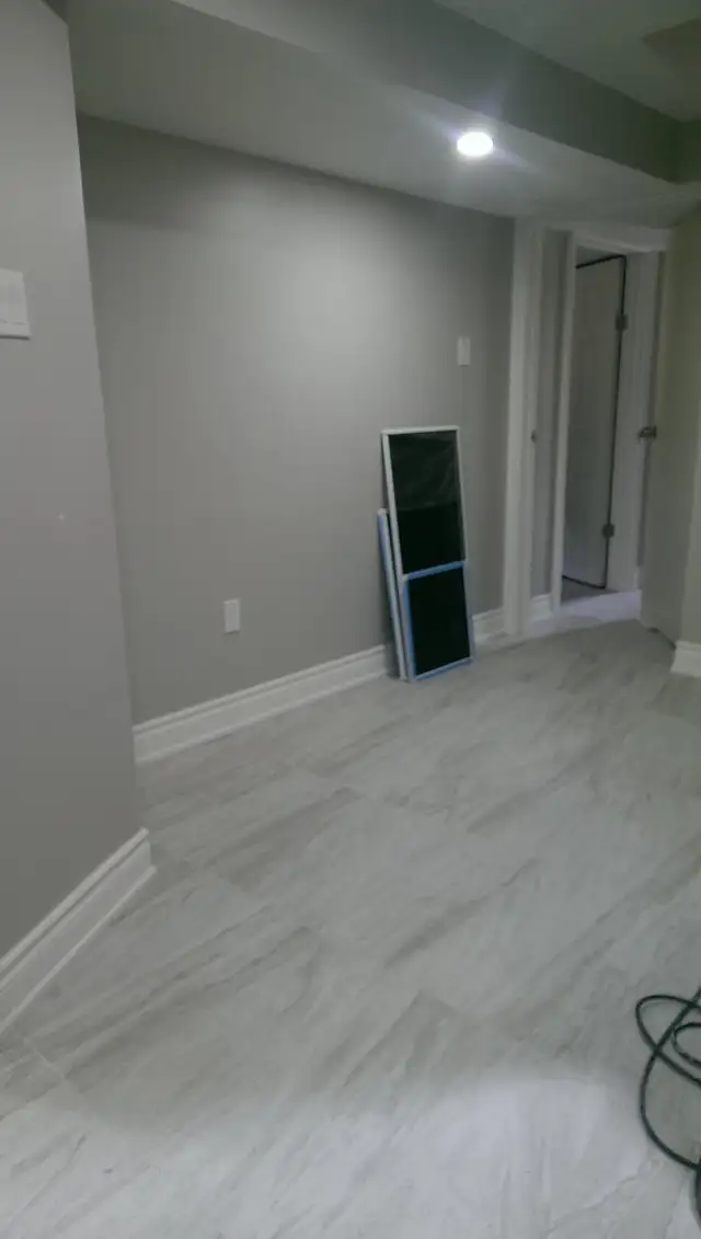 2 Bedrooms, 1 washrooms Basement Apartment: Brimley and Danforth - Photo 7