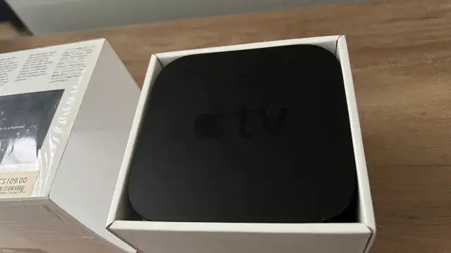 Apple TV 3rd gen - original box with remote and power cord - Photo 2