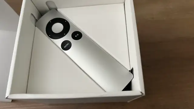 Apple TV 3rd gen - original box with remote and power cord - Photo 5