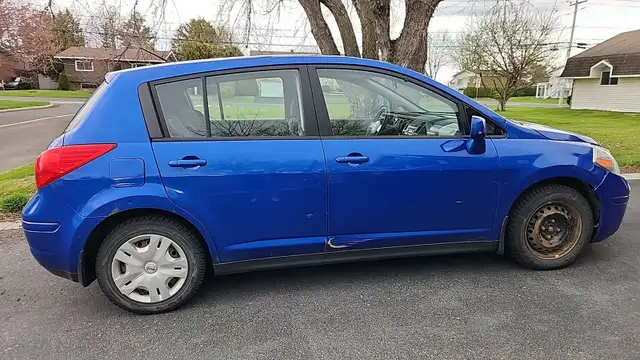 Nissan Versa 2011 - Photo 2