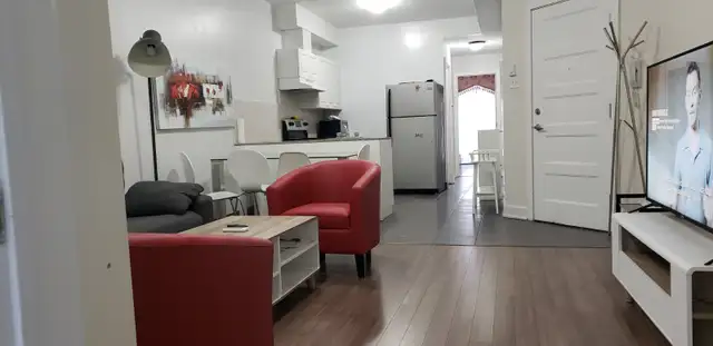 MÉTRO SNOWDON - 4 ½ CONDO DE LUXE CLIMATISÉ, TOUT ÉQUIPÉ, WIFI, - Photo 5