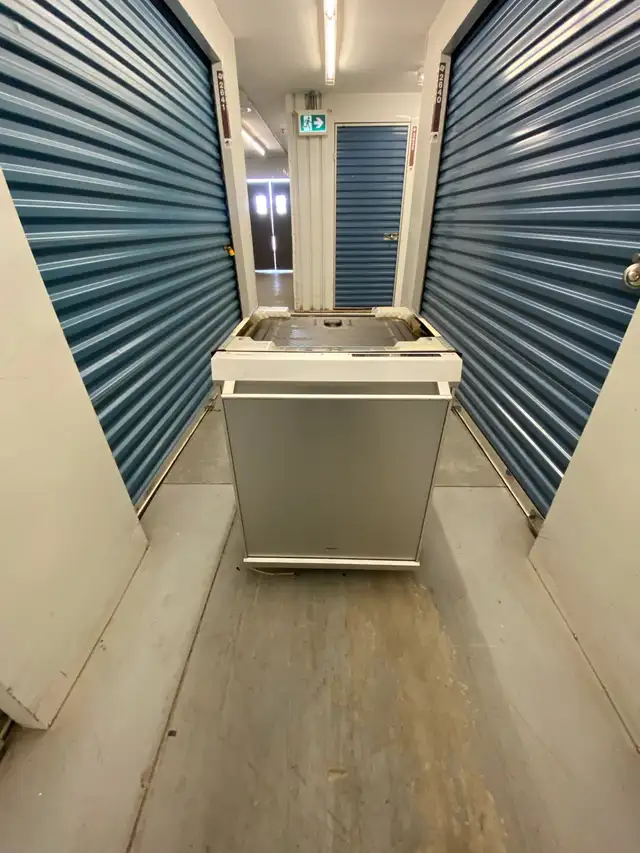 STAINLESS STEEL DISHWASHER