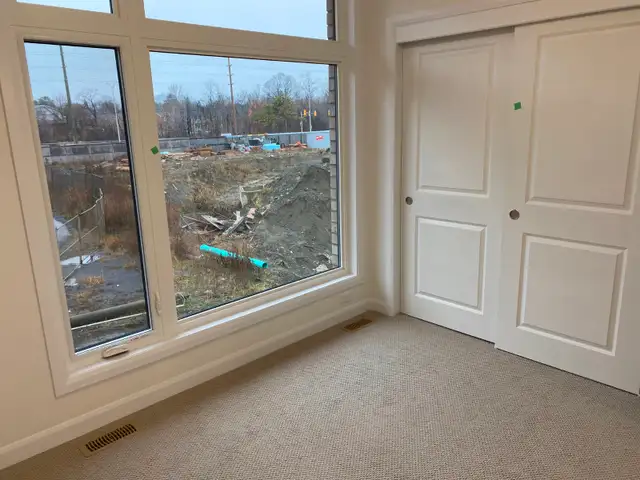 Beautiful 2 bedroom   den, 2.5 bathroom modern townhome for rent - Photo 7
