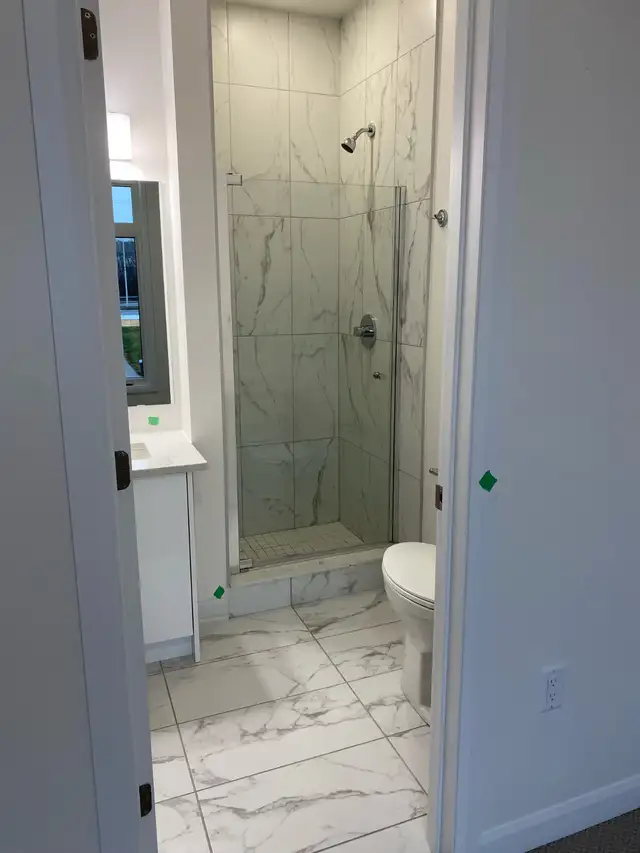 Beautiful 2 bedroom   den, 2.5 bathroom modern townhome for rent - Photo 8