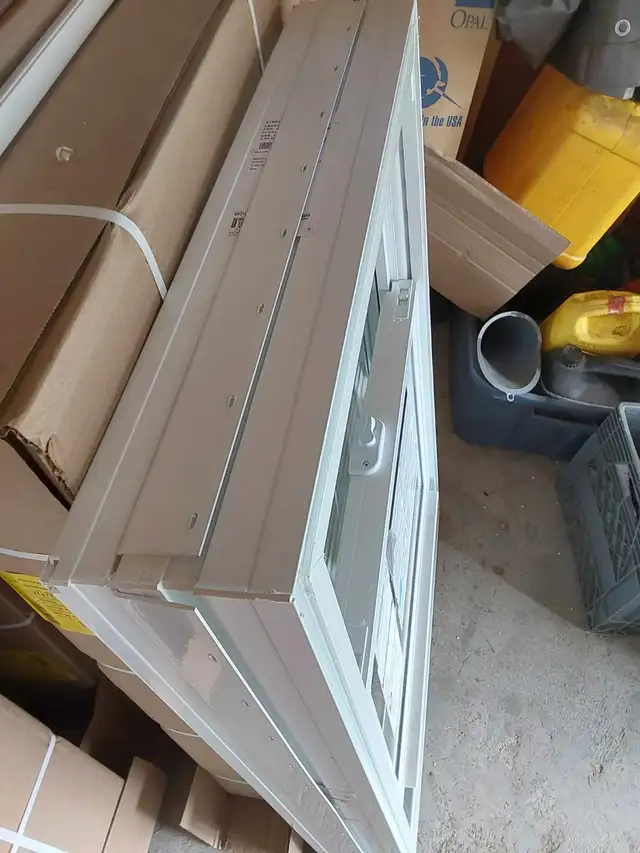 lot de fenêtres neuves en inventaire - Photo 3