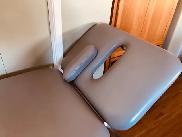 Massage Table - Photo 5