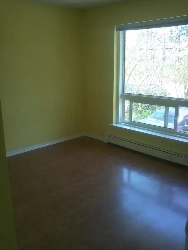 SORT WALK TO CONESTOGA COLLEGE -STUDENT ROOMS FOR RENT - Photo 6