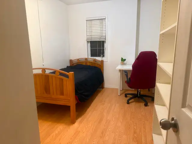 Room for rent at York University Village now. - Photo 3