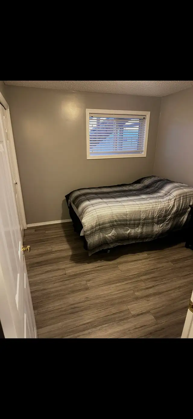 Two bedroom half duplex fully furnished all utilities included. - Photo 6