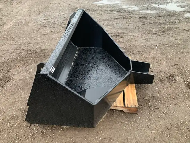 Concrete Bucket for skid steer - Photo 2