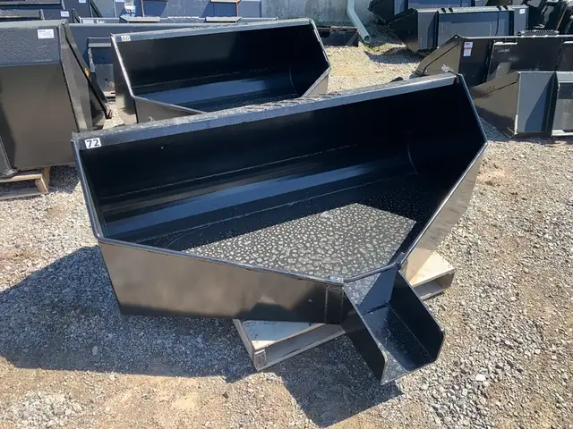 Concrete Bucket for skid steer - Photo 3
