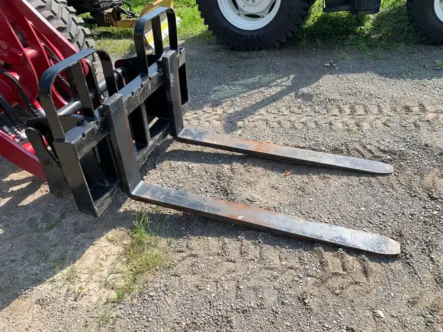 HLA 7500 lbs 60" tine pallet forks for ISO/244J Qtach - Photo 5