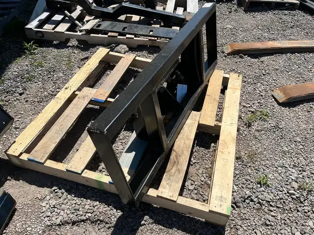 HLA Mini skid steer Qtach Adapter plate - Photo 5