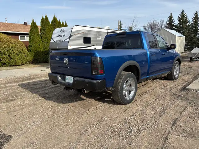 2011 Dodge Ram 1500 4x4 V8 - Photo 3