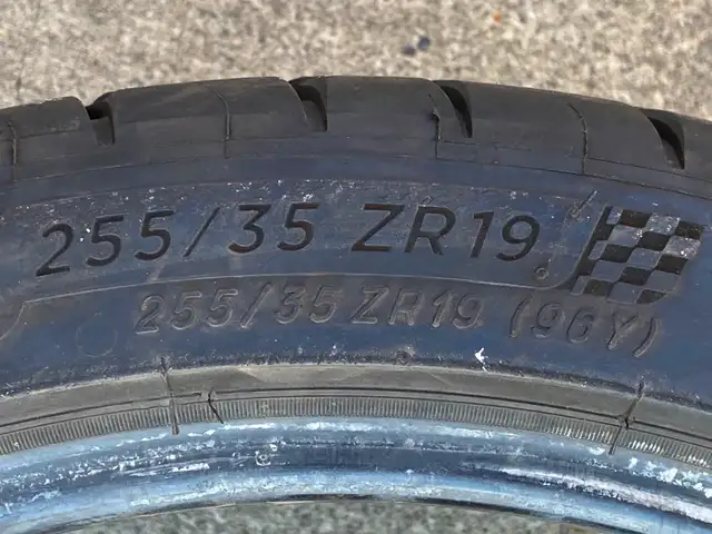 Michelin Pilot Sport 4S Tires. 255/35 ZR19 - Photo 2