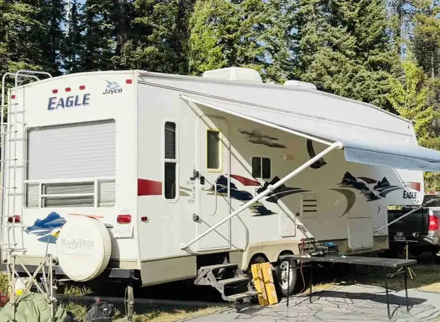 2006 Jayco Eagle 301RLS Fifth-Wheel