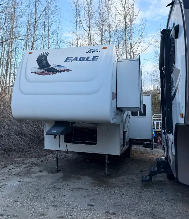 2006 Jayco Eagle 301RLS Fifth-Wheel - Photo 2