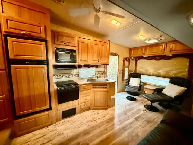 2006 Jayco Eagle 301RLS Fifth-Wheel - Photo 7