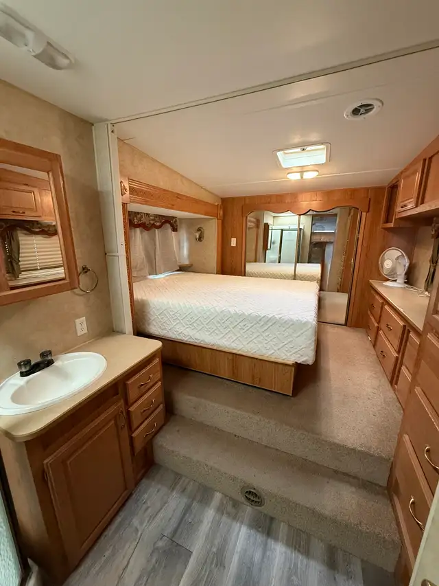 2006 Jayco Eagle 301RLS Fifth-Wheel - Photo 9