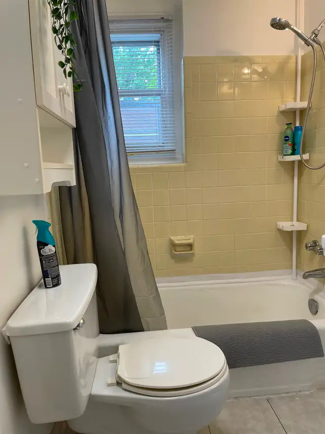 furnished 3 Bedroom -metro cote vertu-family of 6 or 3 students - Photo 3