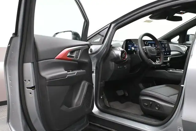 2026 Chevrolet Equinox RS EV LOW KMS!! ALMOST NEW! Just arrive - Photo 21