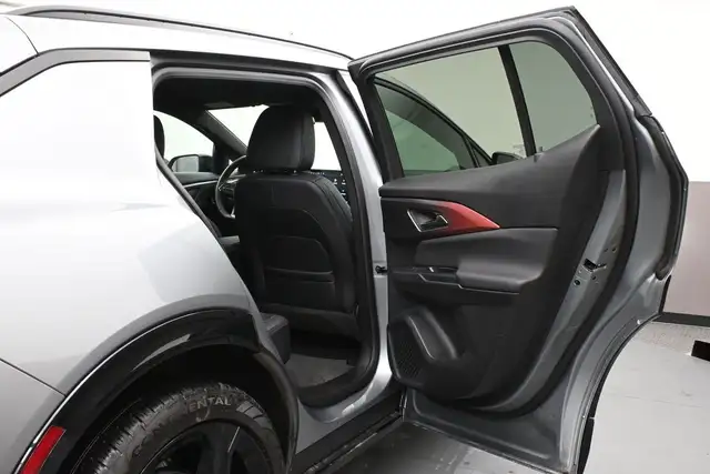 2026 Chevrolet Equinox RS EV LOW KMS!! ALMOST NEW! Just arrive - Photo 29