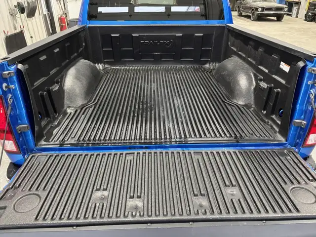 2023 Ram 1500 Classic SLT V6 3,6 L , Crew Cab - Photo 10