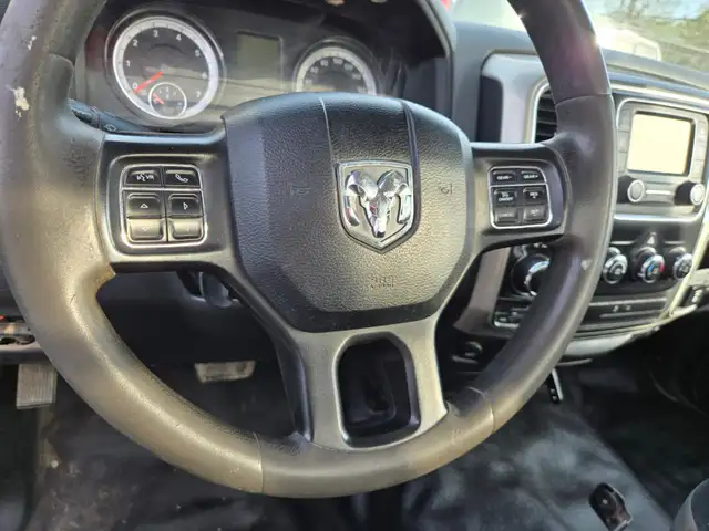 2015 Ram 1500 4WD Reg Cab 140.5' SLT - Photo 10