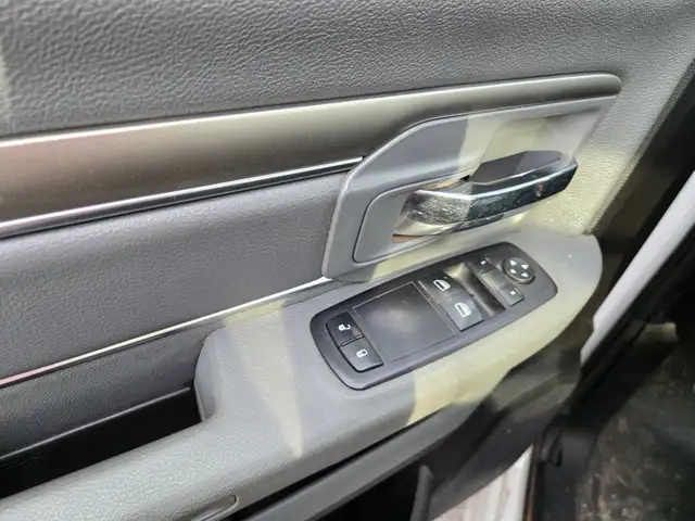 2015 Ram 1500 4WD Reg Cab 140.5' SLT - Photo 14