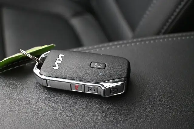 2026 Kia Seltos EX ALLOY WHEELS HEATED SEATS & MORE! - Photo 5