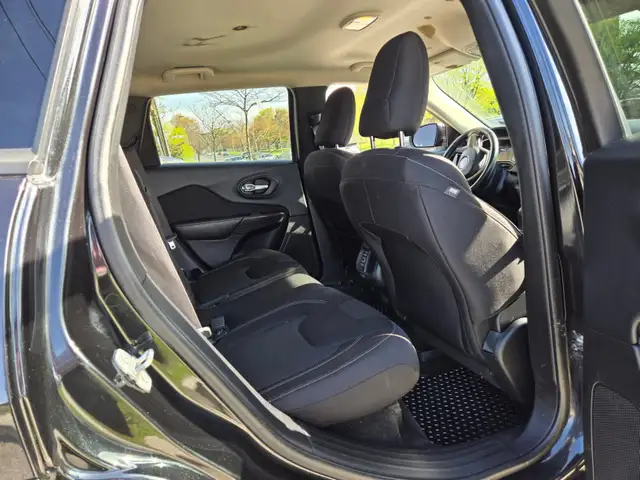 2015 Jeep Cherokee FWD 4dr North - Photo 9