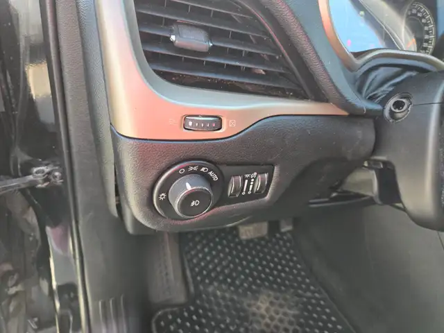 2015 Jeep Cherokee FWD 4dr North - Photo 15
