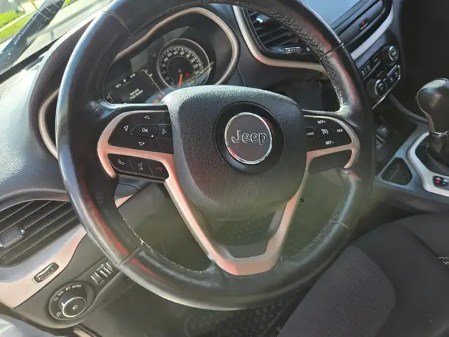 2015 Jeep Cherokee FWD 4dr North - Photo 16