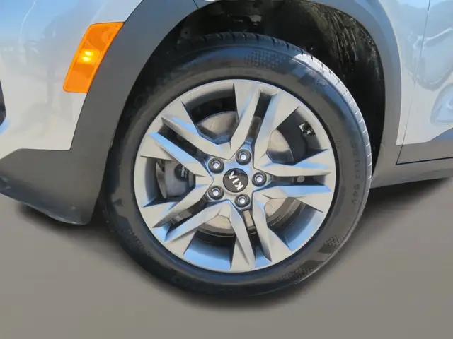2023 Kia Seltos LX AWD - Photo 3