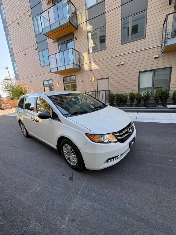 2015 Honda Odyssey LX Passenger Van Automatic