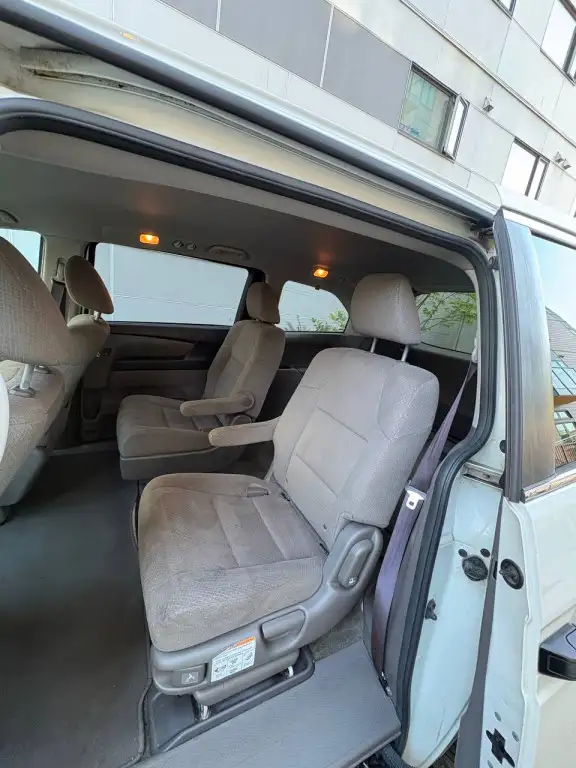 2015 Honda Odyssey LX Passenger Van Automatic - Photo 7