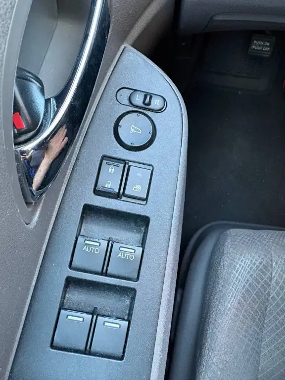 2015 Honda Odyssey LX Passenger Van Automatic - Photo 12