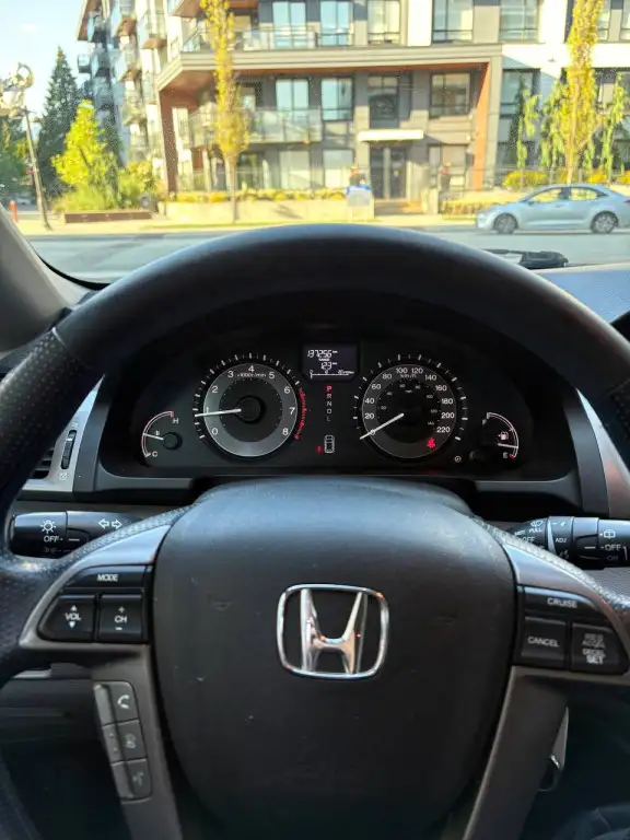 2015 Honda Odyssey LX Passenger Van Automatic - Photo 13