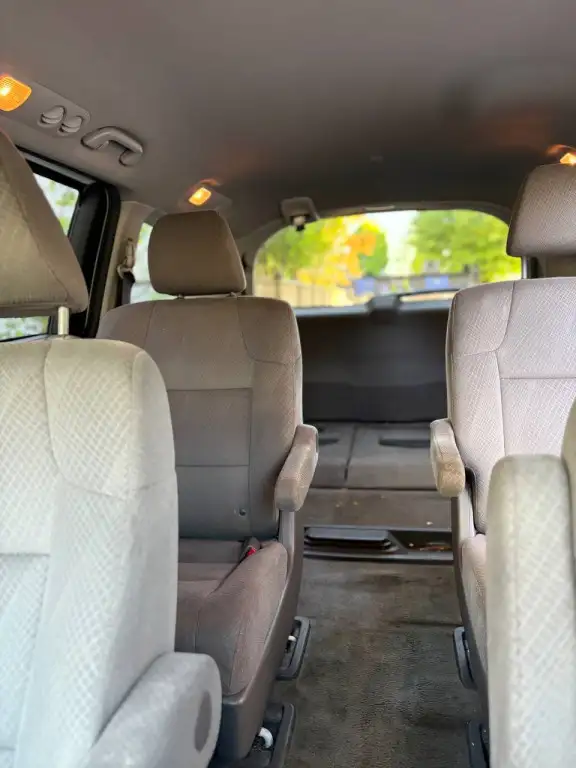 2015 Honda Odyssey LX Passenger Van Automatic - Photo 15