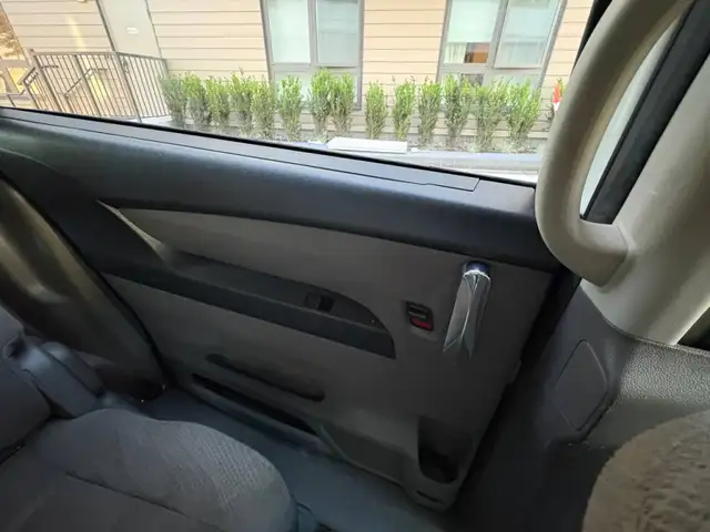 2015 Honda Odyssey LX Passenger Van Automatic - Photo 17