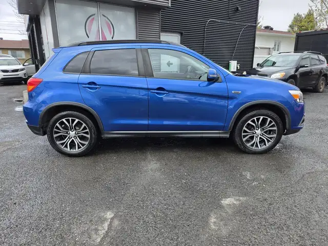 Mitsubishi RVR SE LIMITED 2018 SE LIMITED AWD MAGSTOIT PANO - Photo 9