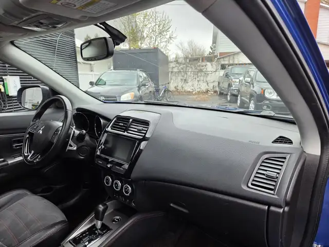 Mitsubishi RVR SE LIMITED 2018 SE LIMITED AWD MAGSTOIT PANO - Photo 10