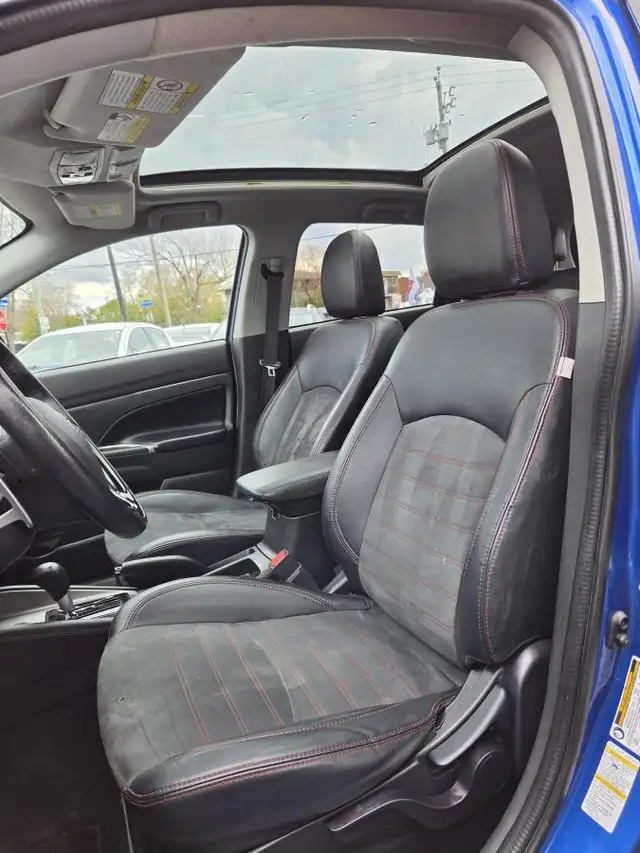Mitsubishi RVR SE LIMITED 2018 SE LIMITED AWD MAGSTOIT PANO - Photo 16