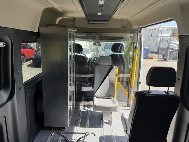 2021 Ram ProMaster 2500 159' High Roof 5 Passenger Wheelchair Ra - Photo 34