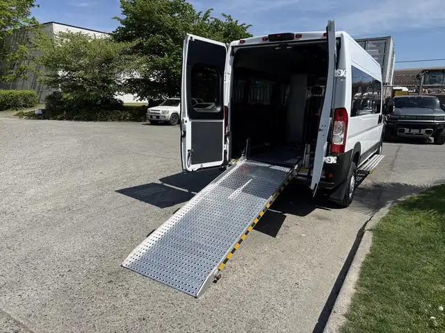 2021 Ram ProMaster 2500 159' High Roof 5 Passenger Wheelchair Ra - Photo 38