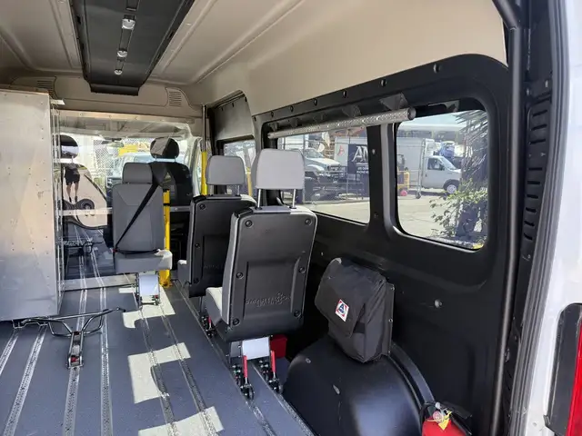 2021 Ram ProMaster 2500 159' High Roof 5 Passenger Wheelchair Ra - Photo 40
