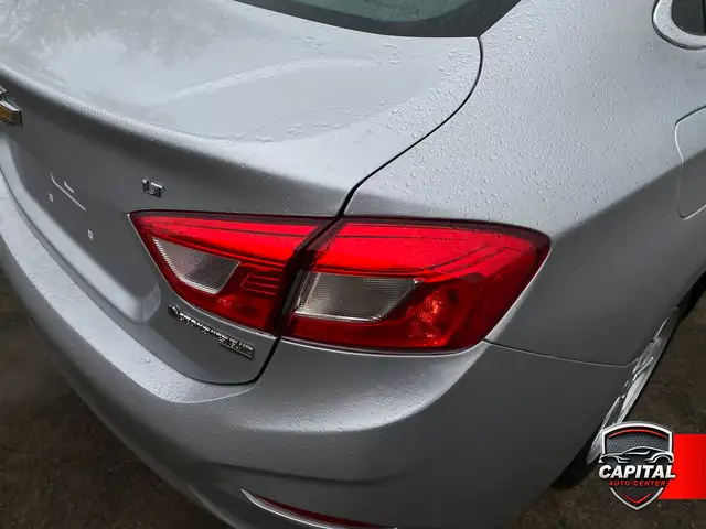 2017 Chevrolet Cruze LT - Photo 11