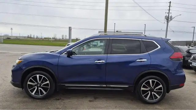 2017 Nissan Rogue SL Platinum, AWD, ONLY 98KMS, WELL MAINTAINED - Photo 2