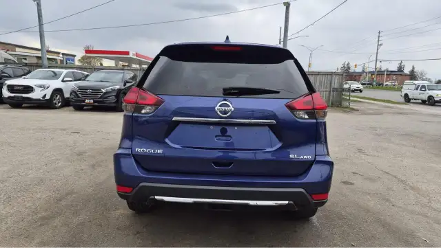 2017 Nissan Rogue SL Platinum, AWD, ONLY 98KMS, WELL MAINTAINED - Photo 4