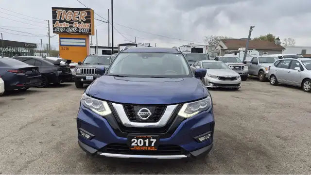 2017 Nissan Rogue SL Platinum, AWD, ONLY 98KMS, WELL MAINTAINED - Photo 8
